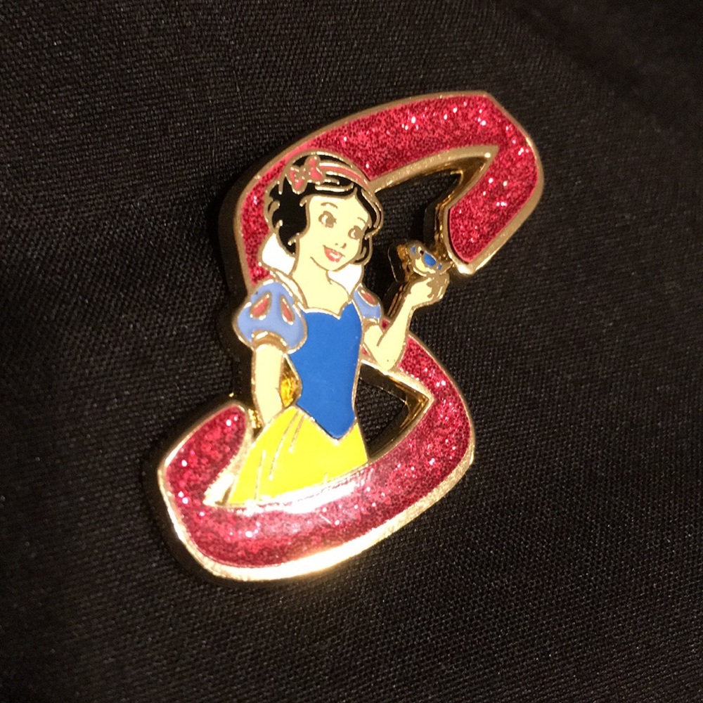 4/$20 Disney Snow White initial trading pin